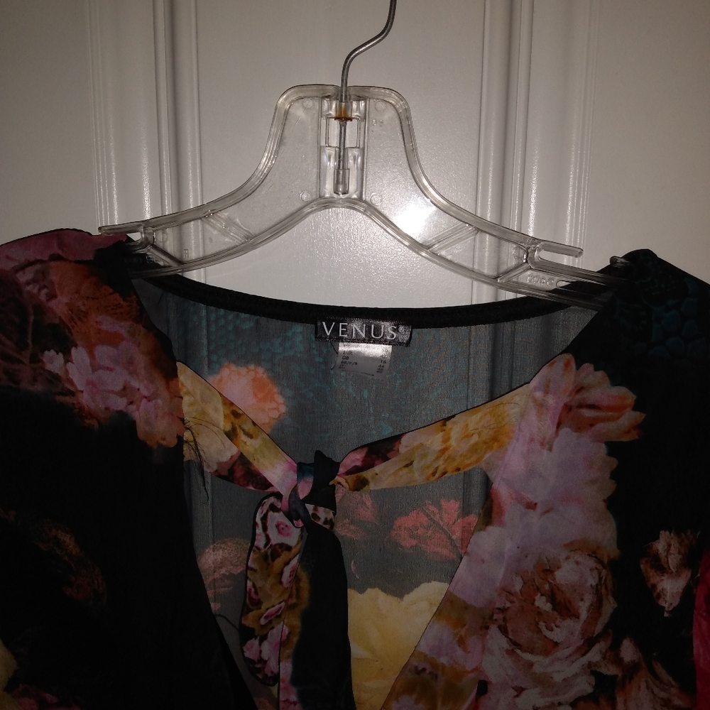 Blouse - Picture 3 of 3